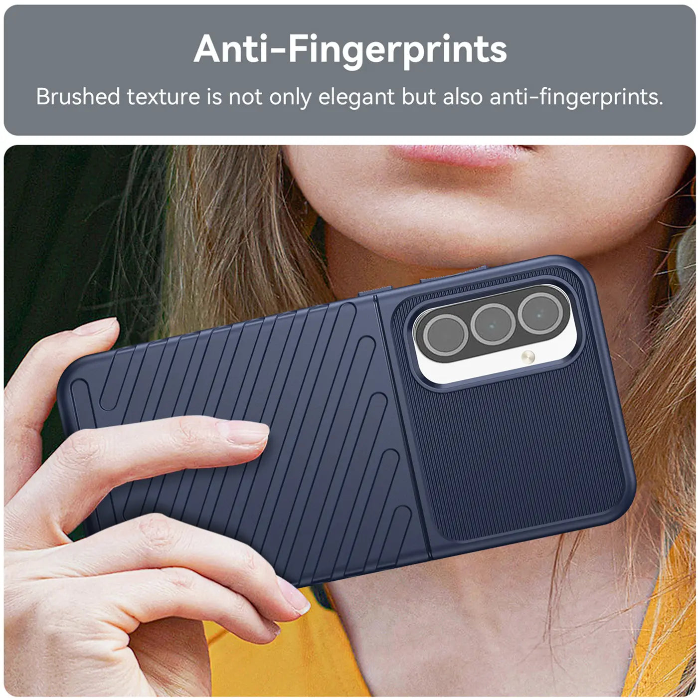 Dunkelblaue Handyhülle aus Kunststoff mit gerillter Textur, Rückansicht, Samsung Galaxy A36 5G.
