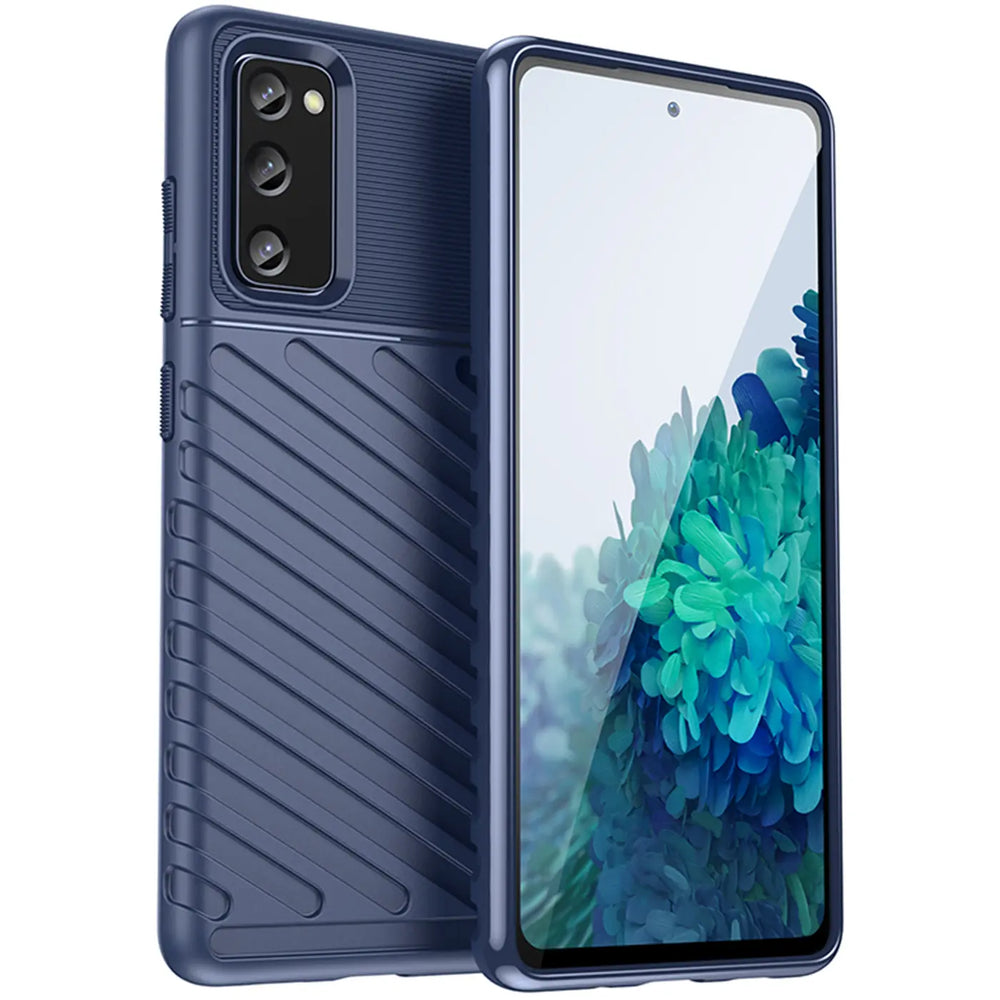 Dunkelblaue Handyhülle aus Kunststoff, schräg von vorne, mit Samsung Galaxy S20 FE