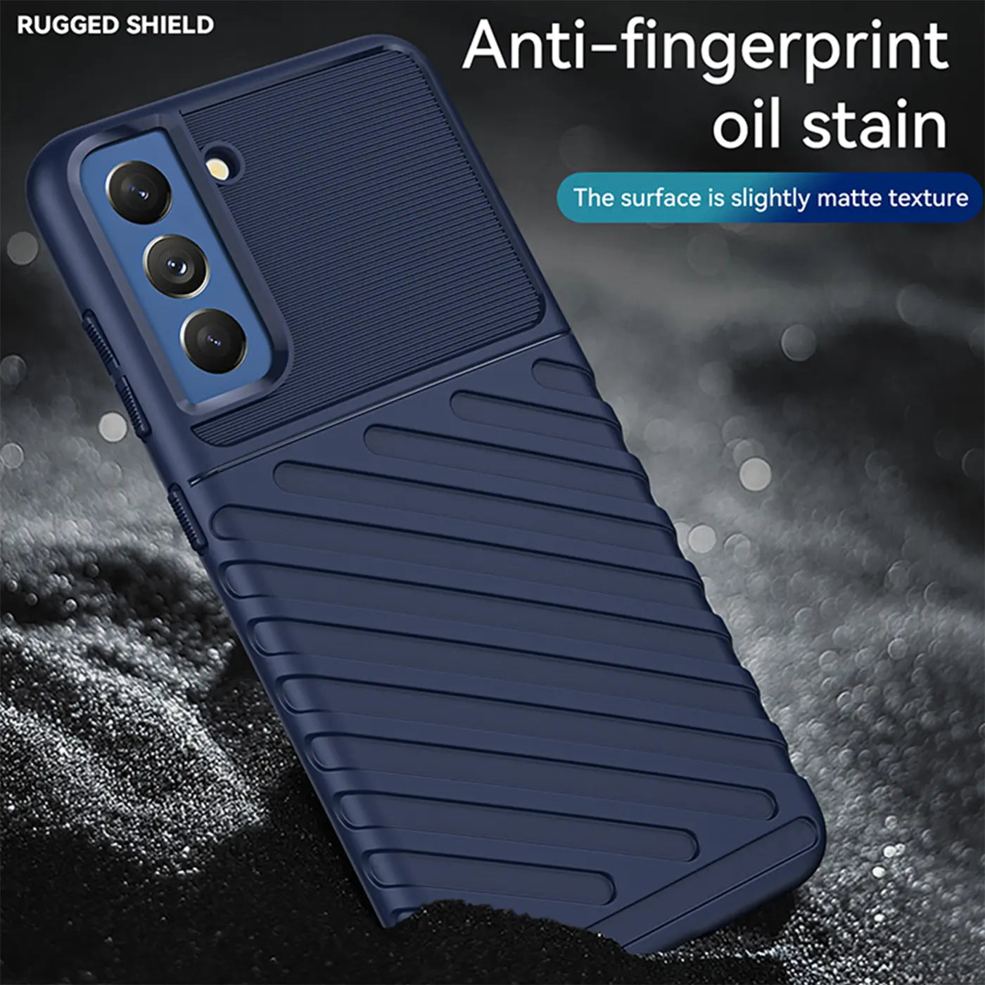 Dunkelblaue Handyhülle aus Kunststoff, von schräg oben, mit Kameraausschnitt für Samsung S21 FE.