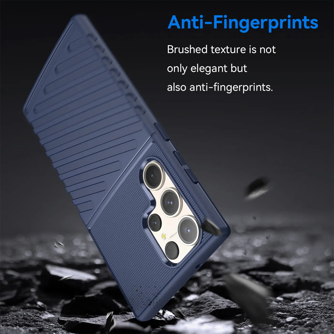 Dunkelblaue Handyhülle aus Kunststoff, schräg von hinten, zeigt Samsung Galaxy S23 Ultra.
