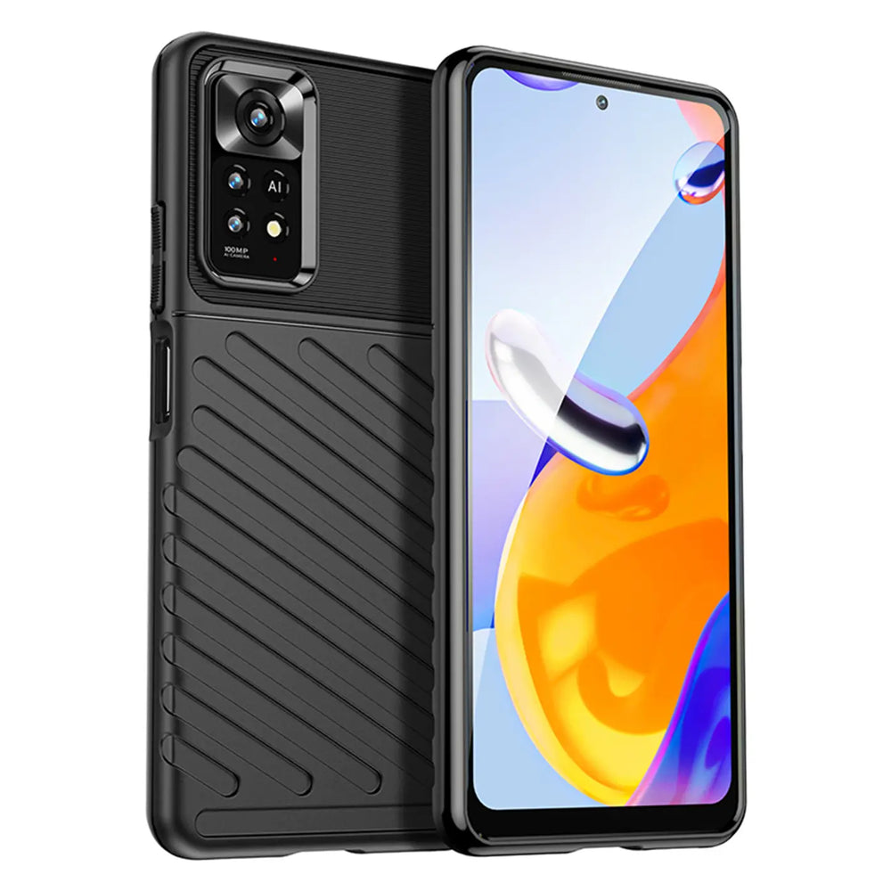 Schwarze Handyhülle aus Kunststoff mit Rillenmuster, Rückansicht, Xiaomi Redmi Note 11 Pro.