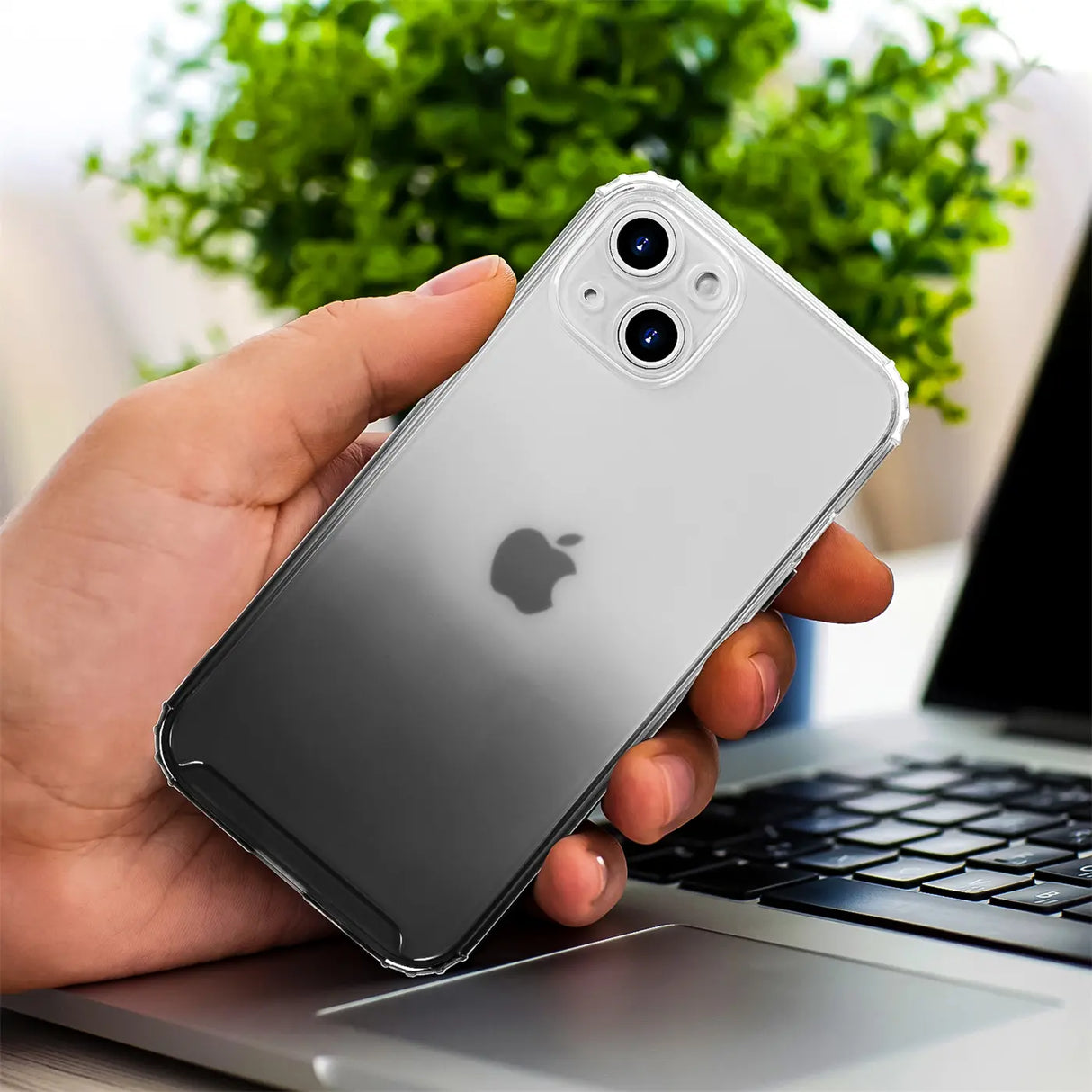 Schlanke und stoßfeste Gradient Handyhülle für iPhone 13 Mini in Schwarz