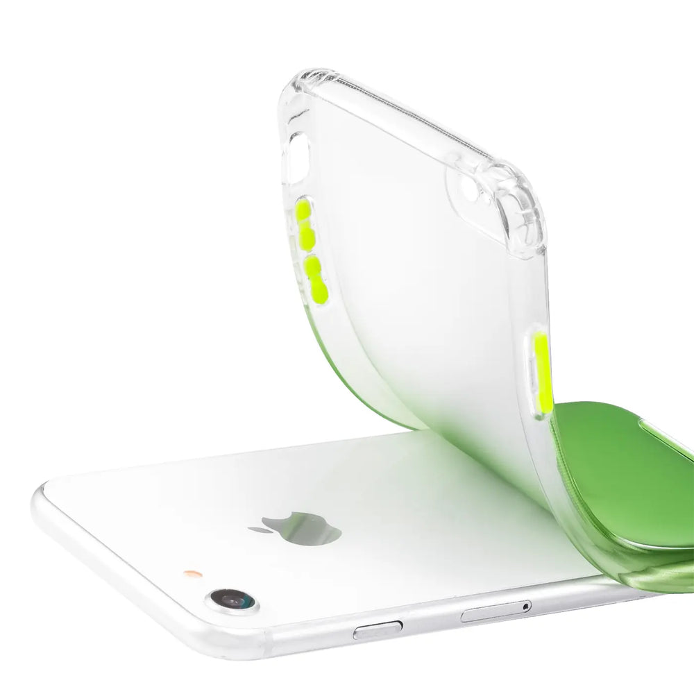 Transparente Hülle mit grünem Farbverlauf, aus Kunststoff, von oben auf ein iPhone 7/8/SE gelegt.