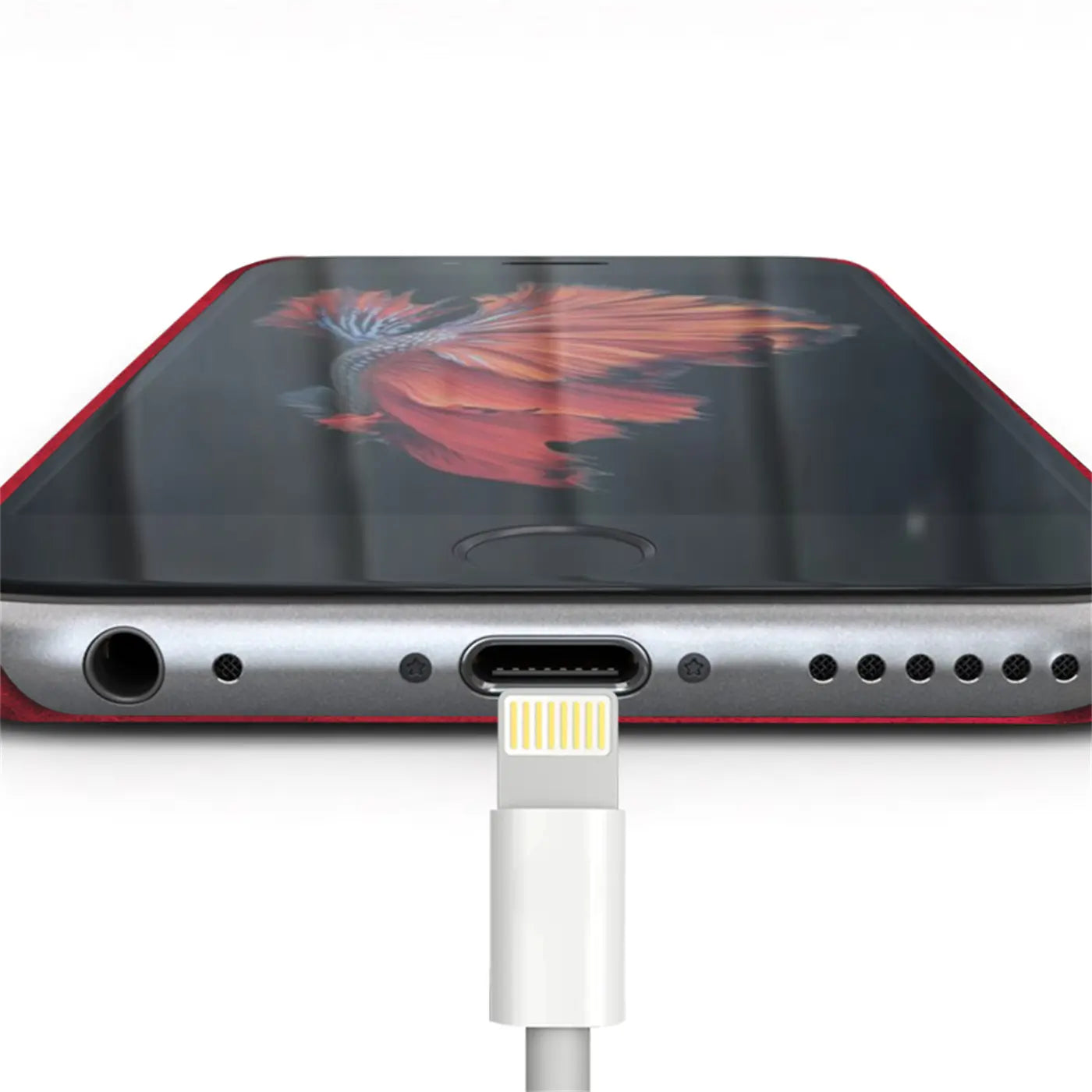 iPhone 6/6S mit roter PU-Hülle, Nahaufnahme des Ladeanschlusses mit Lightning-Kabel.
