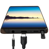 Hartschalen-Handyhülle mit Kunstleder-Außenseite in Schwarz, Braun oder Rot.