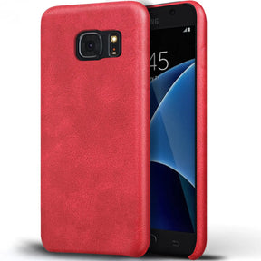 Hartschalen-Handyhülle mit Kunstleder-Außenseite in Schwarz, Braun oder Rot.