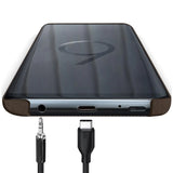 Hartschalen-Handyhülle mit Kunstleder-Außenseite in Schwarz, Braun oder Rot.