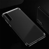 Transparente Handyhülle für Huawei P20 mit farblichen Akzenten in Schwarz, Rot, Blau oder Roségold.