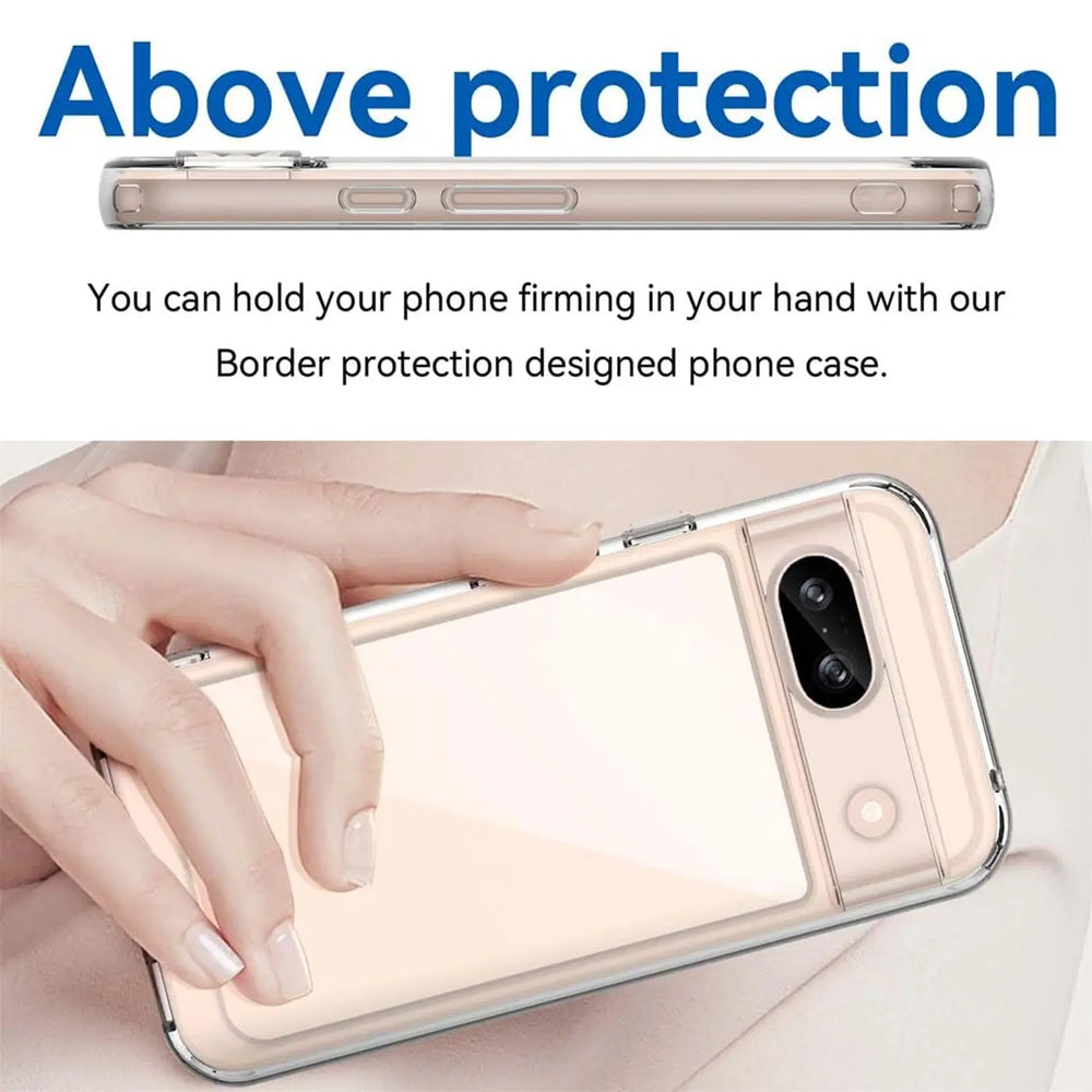 Transparente Silikonhülle für Google Pixel 8a, von oben und seitlich, in der Hand gehalten.