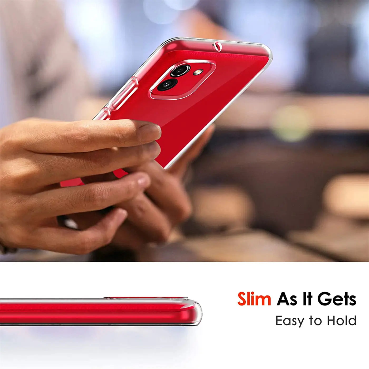 Rotes Samsung Galaxy A03 in transparenter Hülle, von vorne links gezeigt.