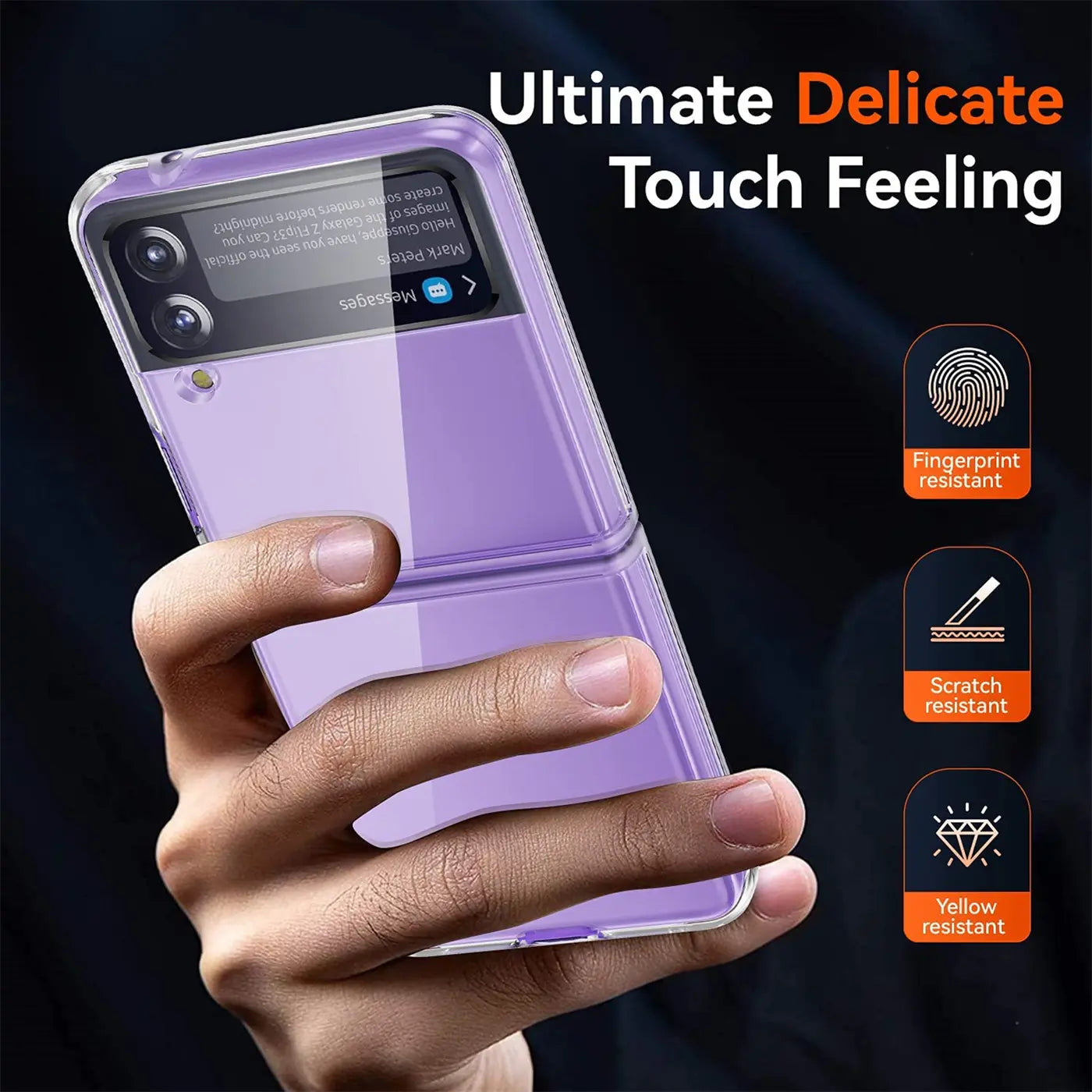 Samsung Galaxy Z Flip 3 in lila, gehalten in einer Hand, durchsichtiges Hartschalen-Case, Nahaufnahme.