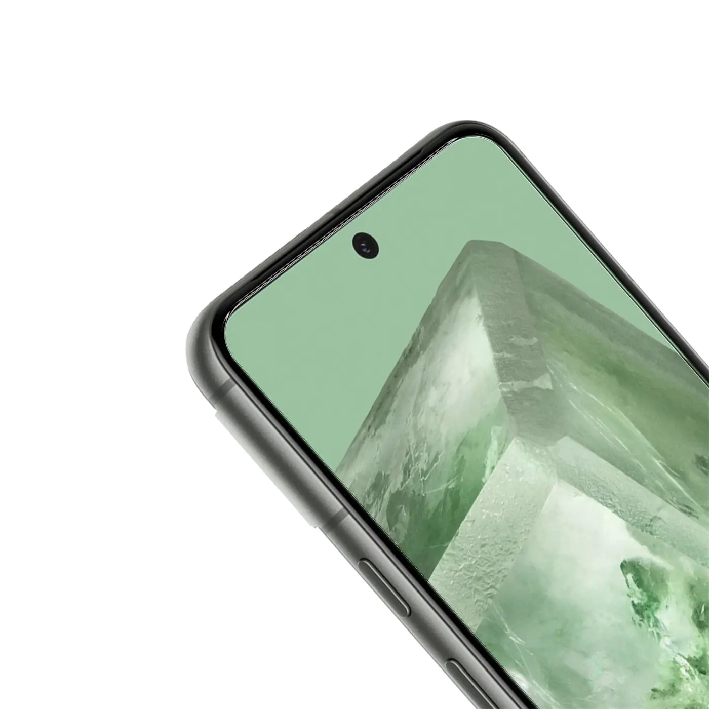 Nahaufnahme eines grauen Google Pixel 8 Smartphones mit grünem Display und schwarzem Schutzglas, schräg von oben.