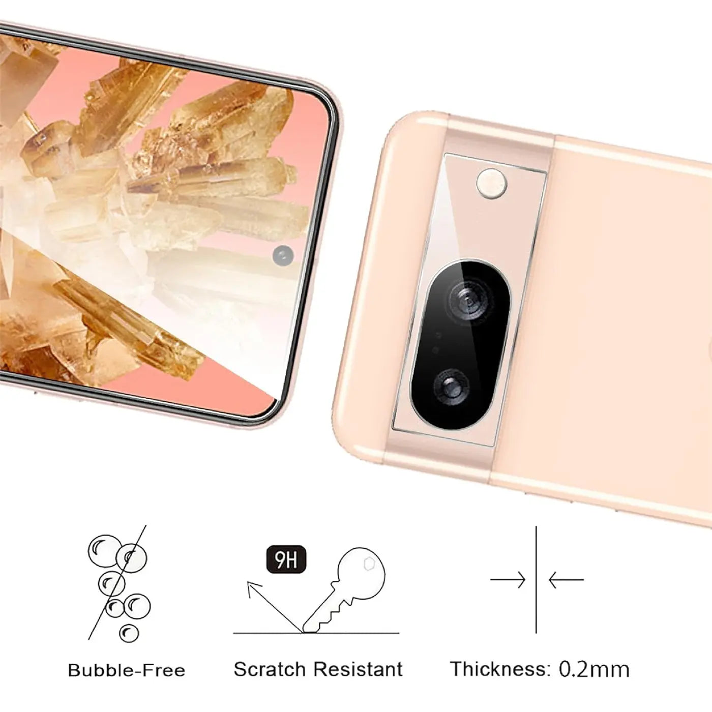 Nahaufnahme eines beigen Google Pixel 8a mit Schutzglas auf Display und Kamera, dazu Icons für Eigenschaften.