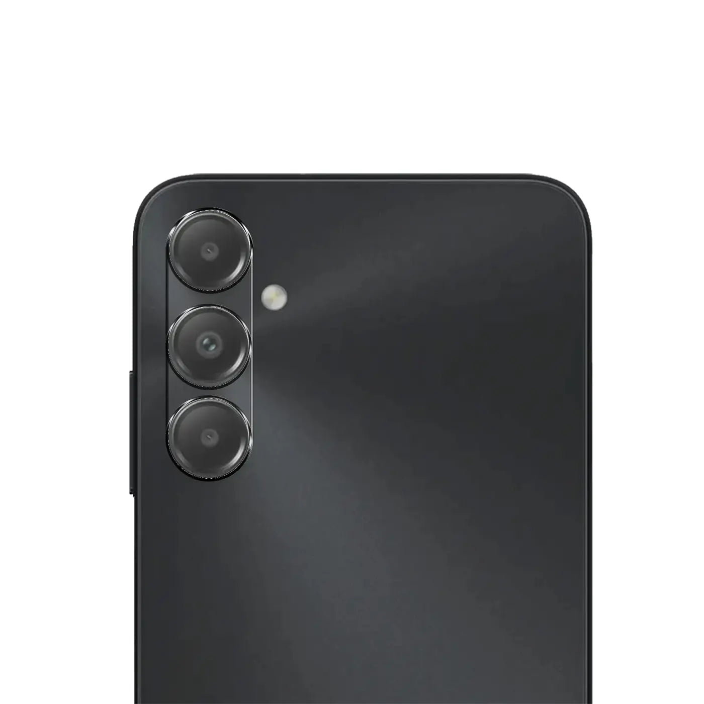 Rückseite eines schwarzen Samsung Galaxy A05s Smartphones mit drei vertikal angeordneten Kameras und Blitz, schräg von.