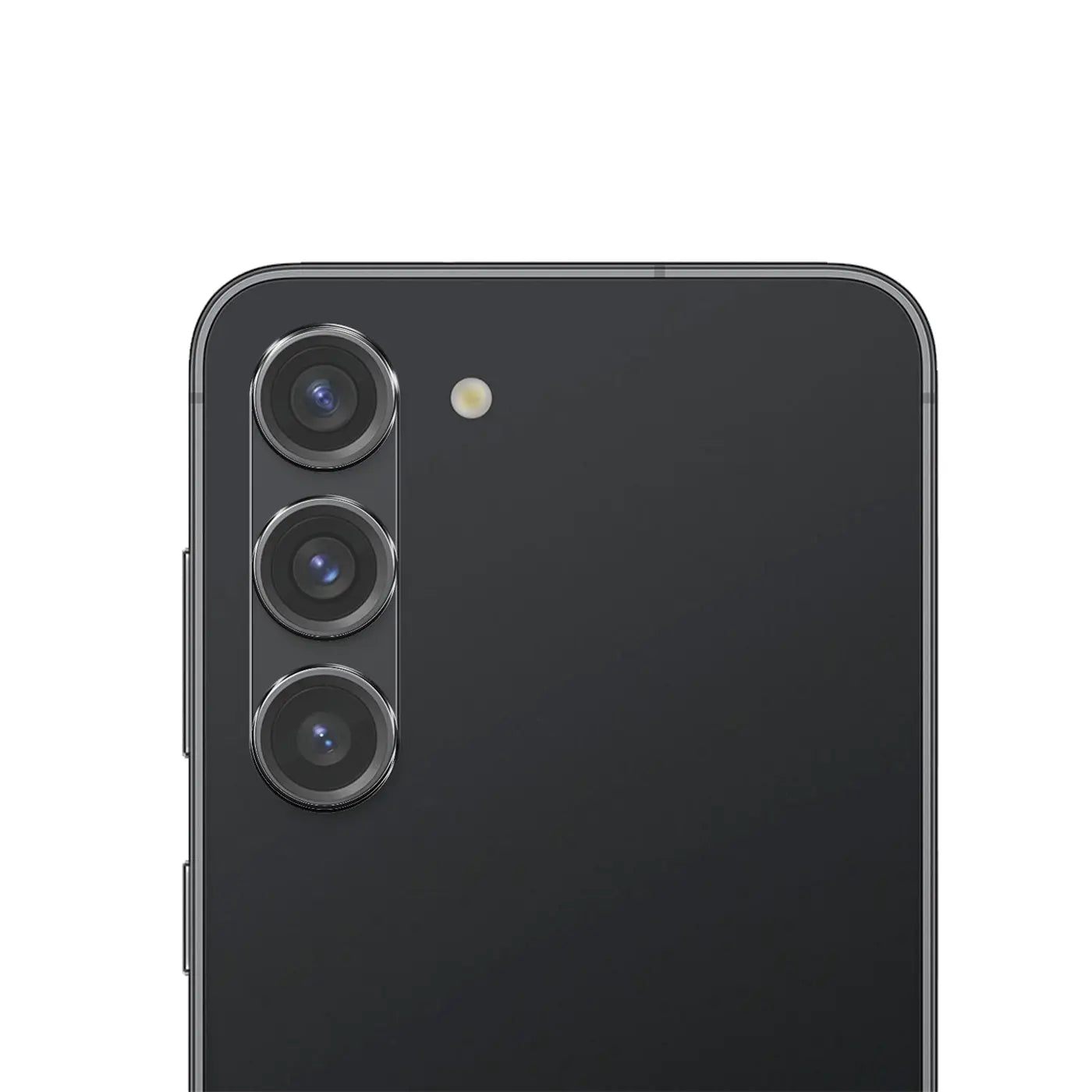 Rückseite eines schwarzen Samsung Galaxy S23 von links oben, mit drei vertikal angeordneten Kameras und Blitz.