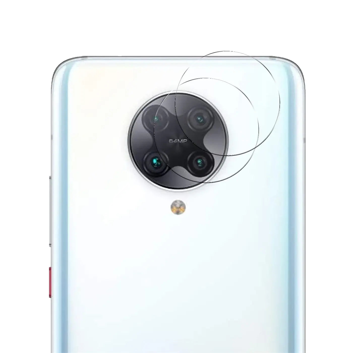 Rückseite eines weißen Xiaomi Poco F2 Pro mit einem runden Kameraschutz aus transparentem Glas, der über den vier Linsen.
