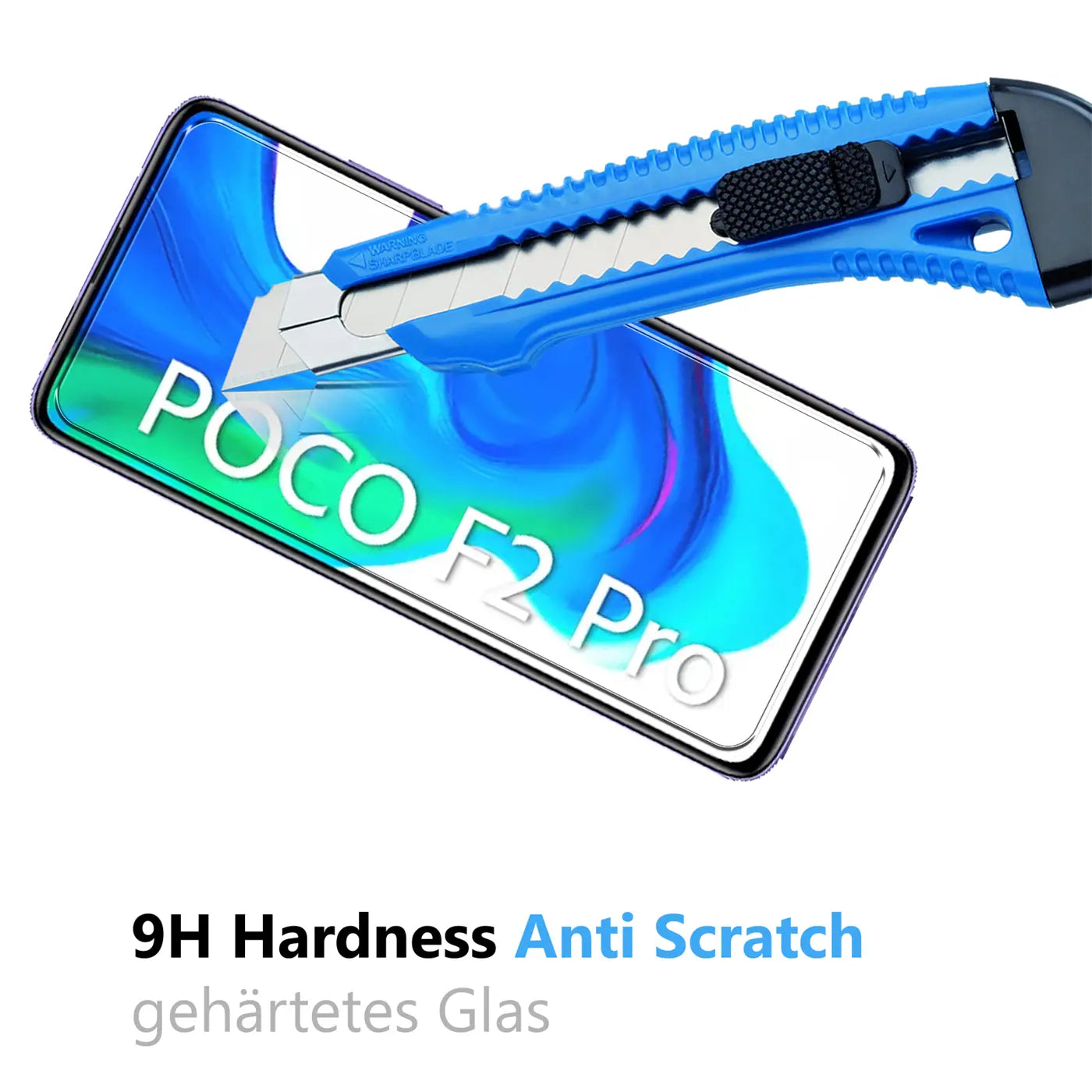 Blaues Cuttermesser auf dem Display eines Xiaomi Poco F2 Pro Handys, das Schutzglas ist kratzfest.