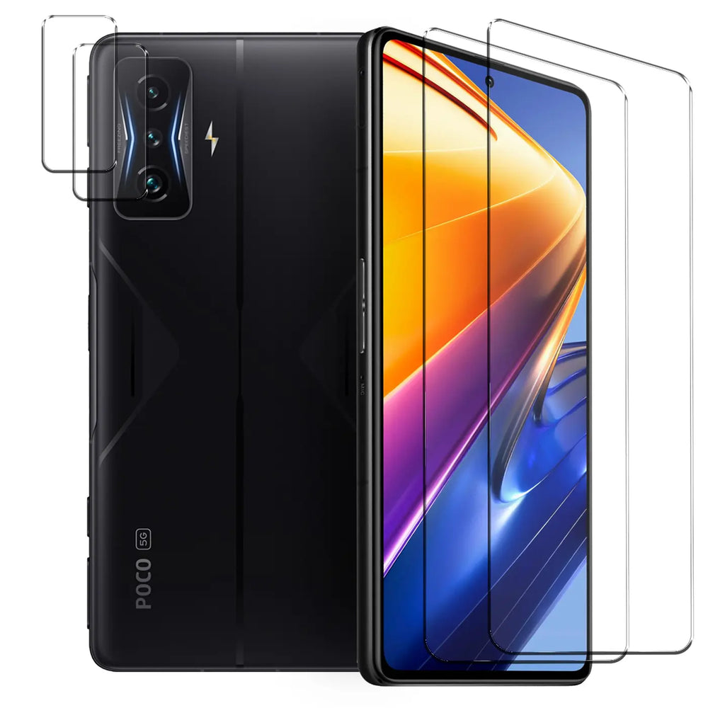 Schwarzes Xiaomi Poco F4 GT von hinten und vorne, umgeben von 4 transparenten Schutzgläsern (2 für Display, 2 für Kamera).