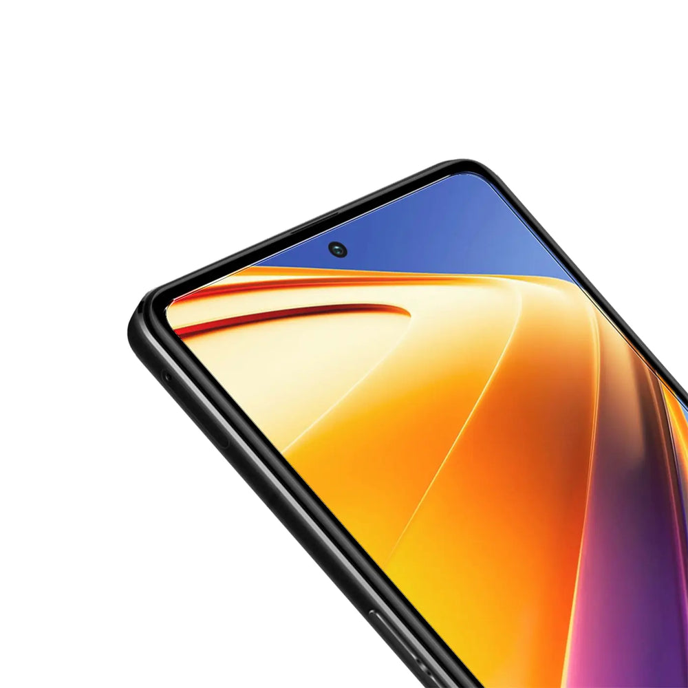 Schwarzes Xiaomi Poco F4 GT Smartphone mit Schutzglas, schräg von oben rechts auf weißem Hintergrund.