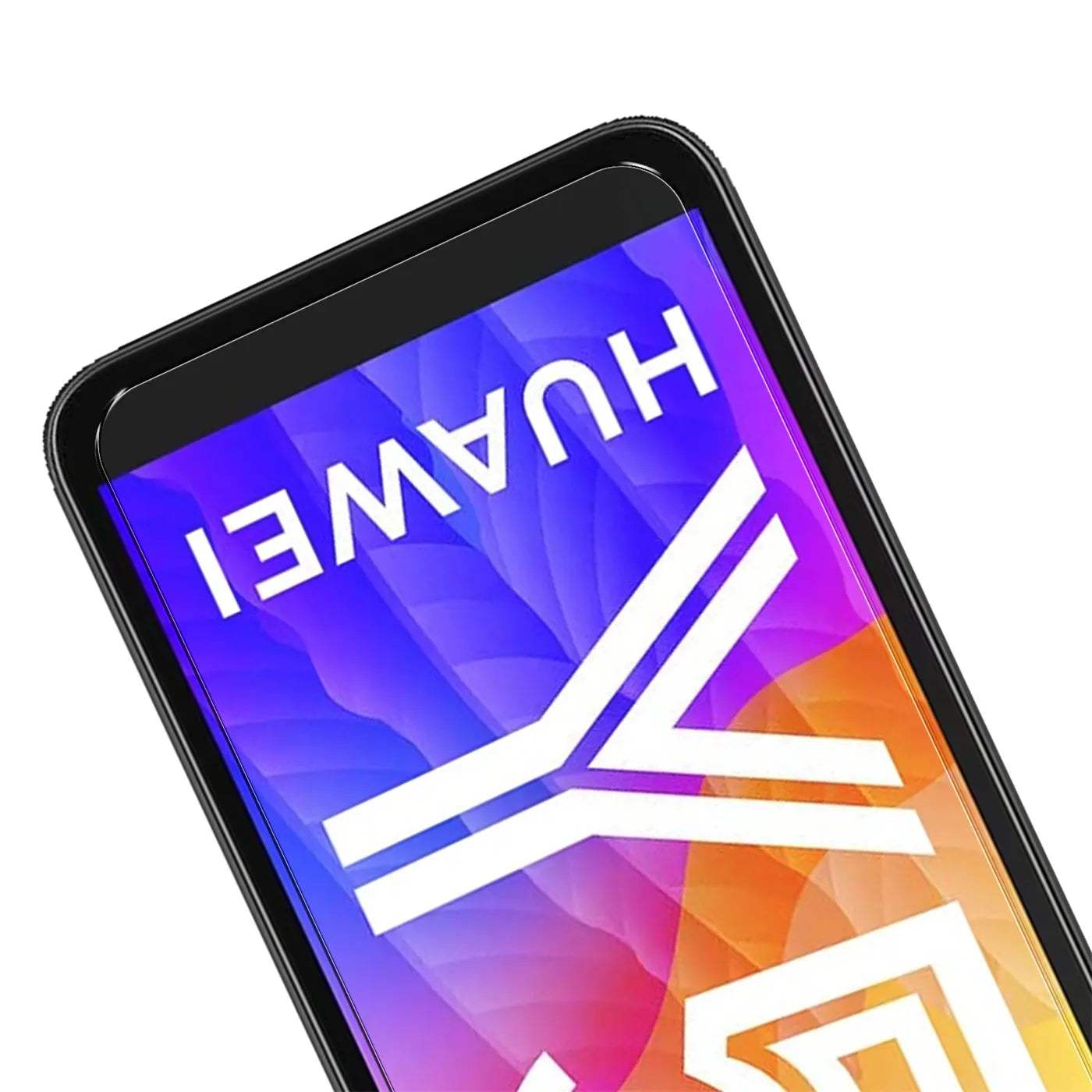 Nahaufnahme eines schwarzen Huawei Y5P Smartphones mit Displayschutzfolie, schräg von oben.