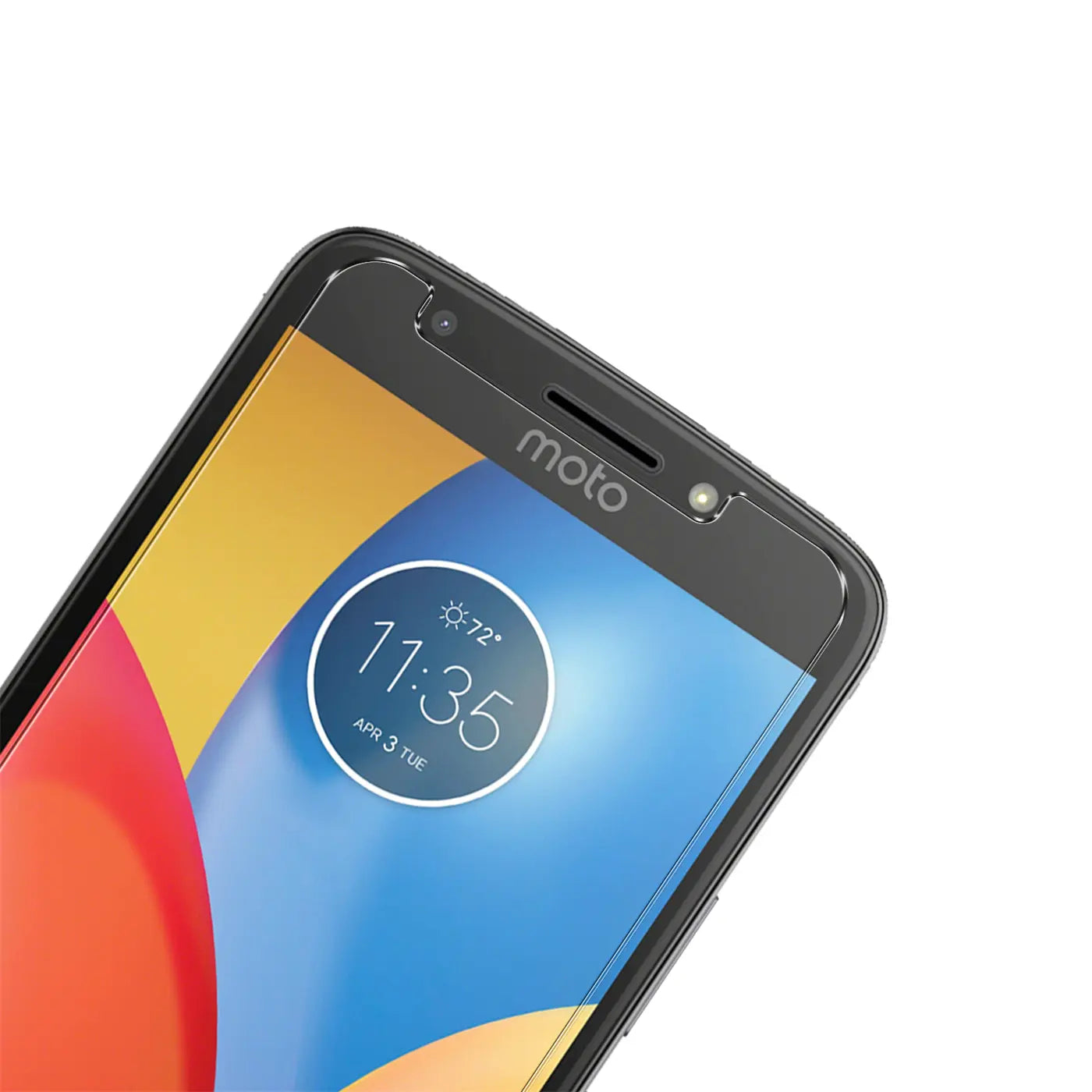 Nahaufnahme des oberen Teils eines schwarzen Motorola Moto E4 Smartphones mit installiertem, transparentem Panzerglas.