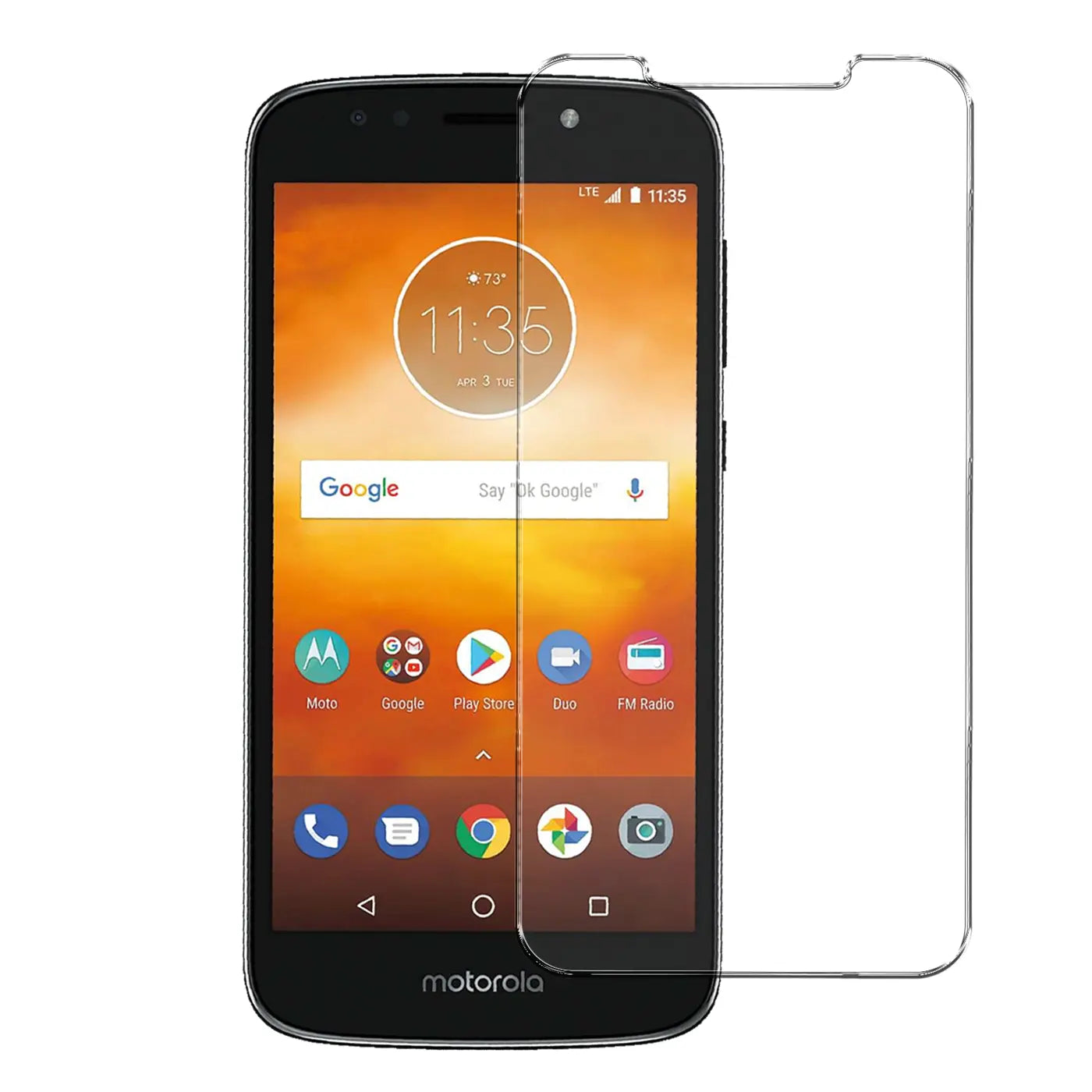 Schwarzes Motorola Moto E5 Play Handy, frontal, mit halb aufgelegtem, transparentem Panzerglas Displayschutz.