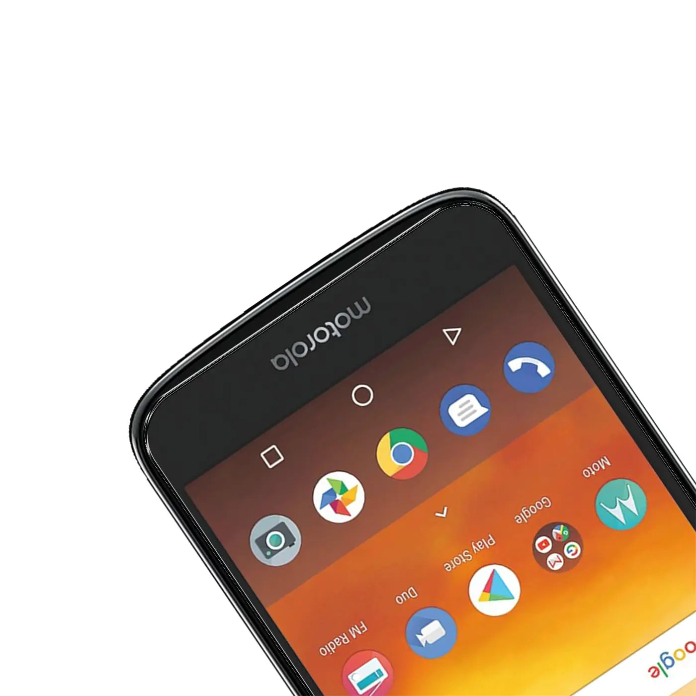 Schwarzes Motorola Moto E5 Play Smartphone, Display mit App-Icons, schräg von oben rechts fotografiert.