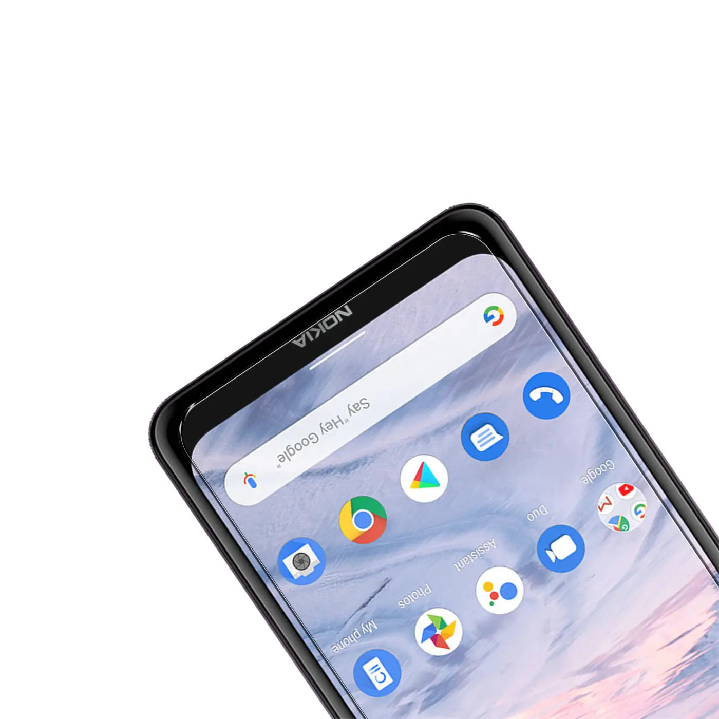 Nahaufnahme eines schwarzen Nokia 2.4 Smartphones mit Panzerglas Displayschutz, schräg von oben.