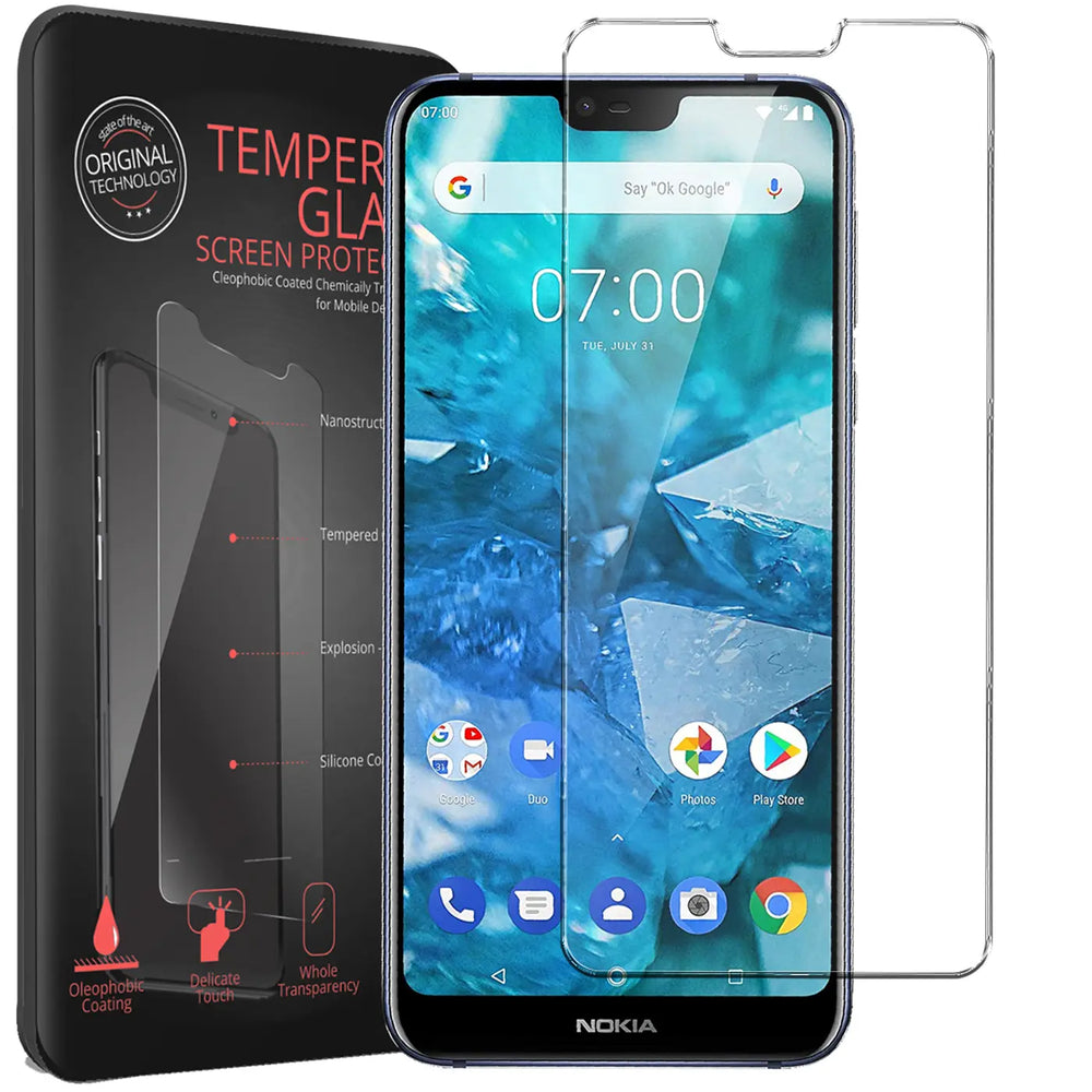 Zwei transparente Panzerglas-Displayschutzfolien für Nokia 7.1, eine auf dem Handy, eine daneben, links die schwarze.