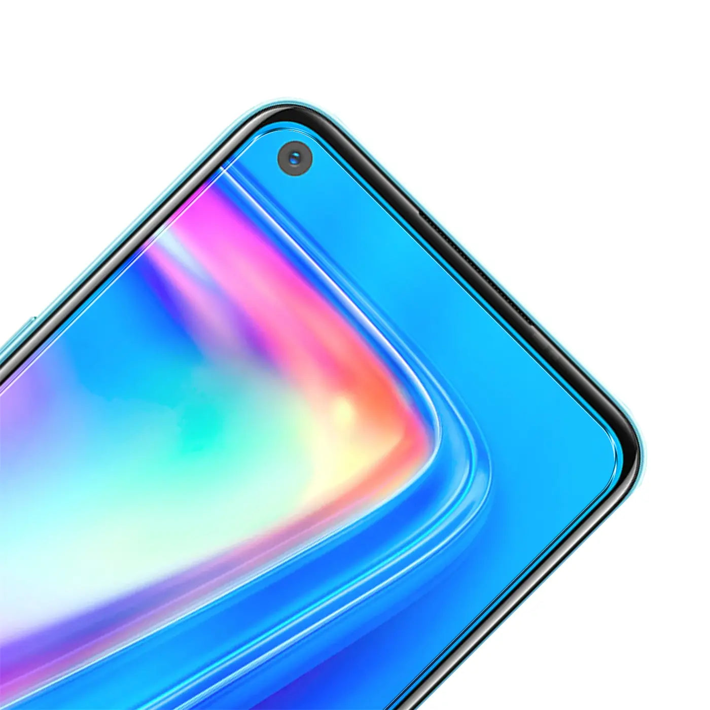 Realme 7 5G mit transparentem Panzerglas-Displayschutz, schräg von oben, mit Loch für die Frontkamera.