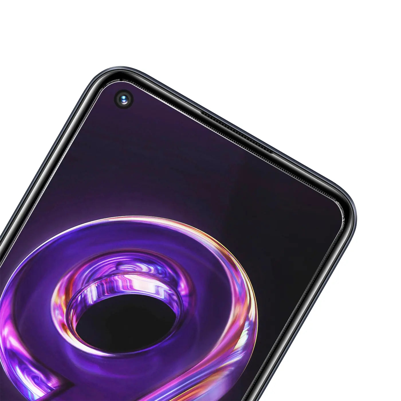 Nahaufnahme des oberen linken Bereichs eines schwarzen Realme 9 5G mit Displayschutz aus Panzerglas.