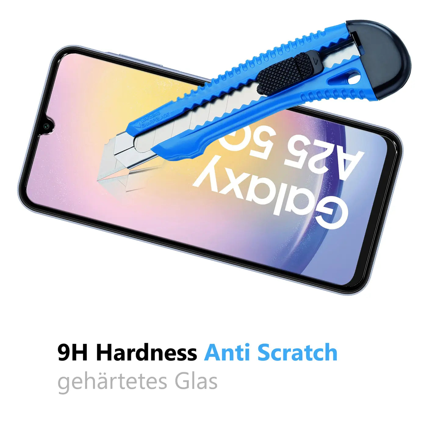 Schwarzes Samsung Galaxy A25 5G mit Displayschutzfolie, auf der ein blauer Cutter liegt. Text "Galaxy A25 5G" gespiegelt.
