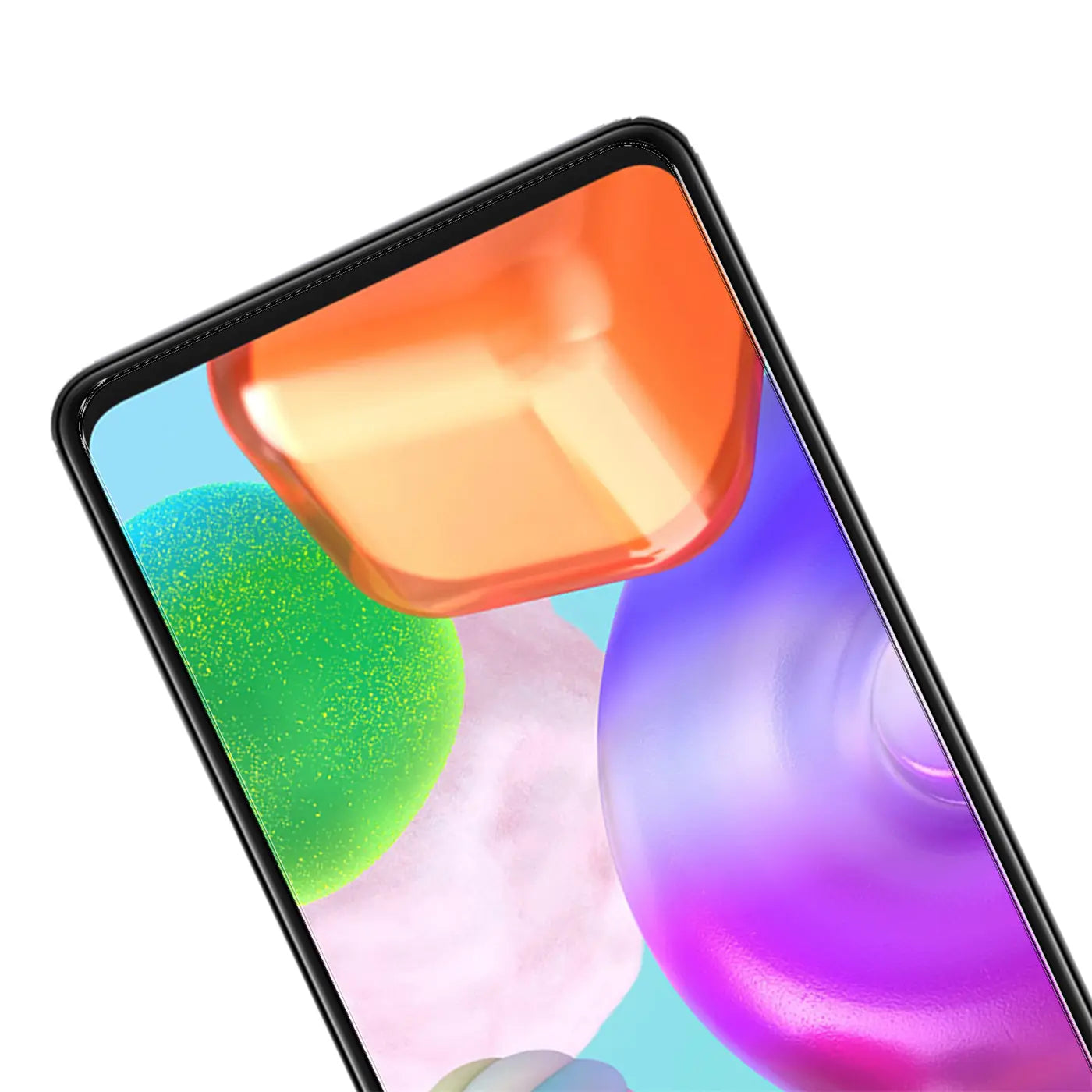 Nahaufnahme eines Samsung Galaxy A41 mit schwarzem Rahmen und Panzerglas-Displayschutz, schräg von oben.