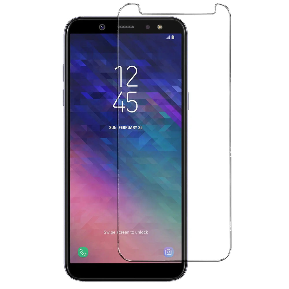 Schwarzes Samsung Galaxy A6 Smartphone mit einem transparenten Panzerglas Displayschutz aus Glas, schräg von vorne.