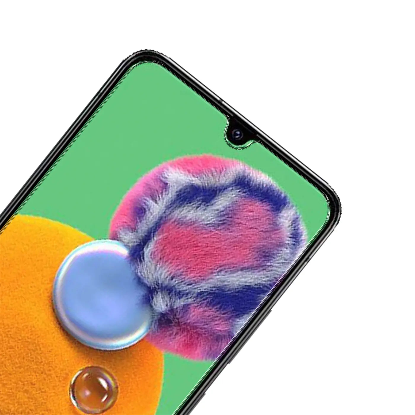 Nahaufnahme eines Samsung Galaxy A90 5G mit Panzerglas Displayschutz. Das Display zeigt ein buntes, flauschiges Motiv.