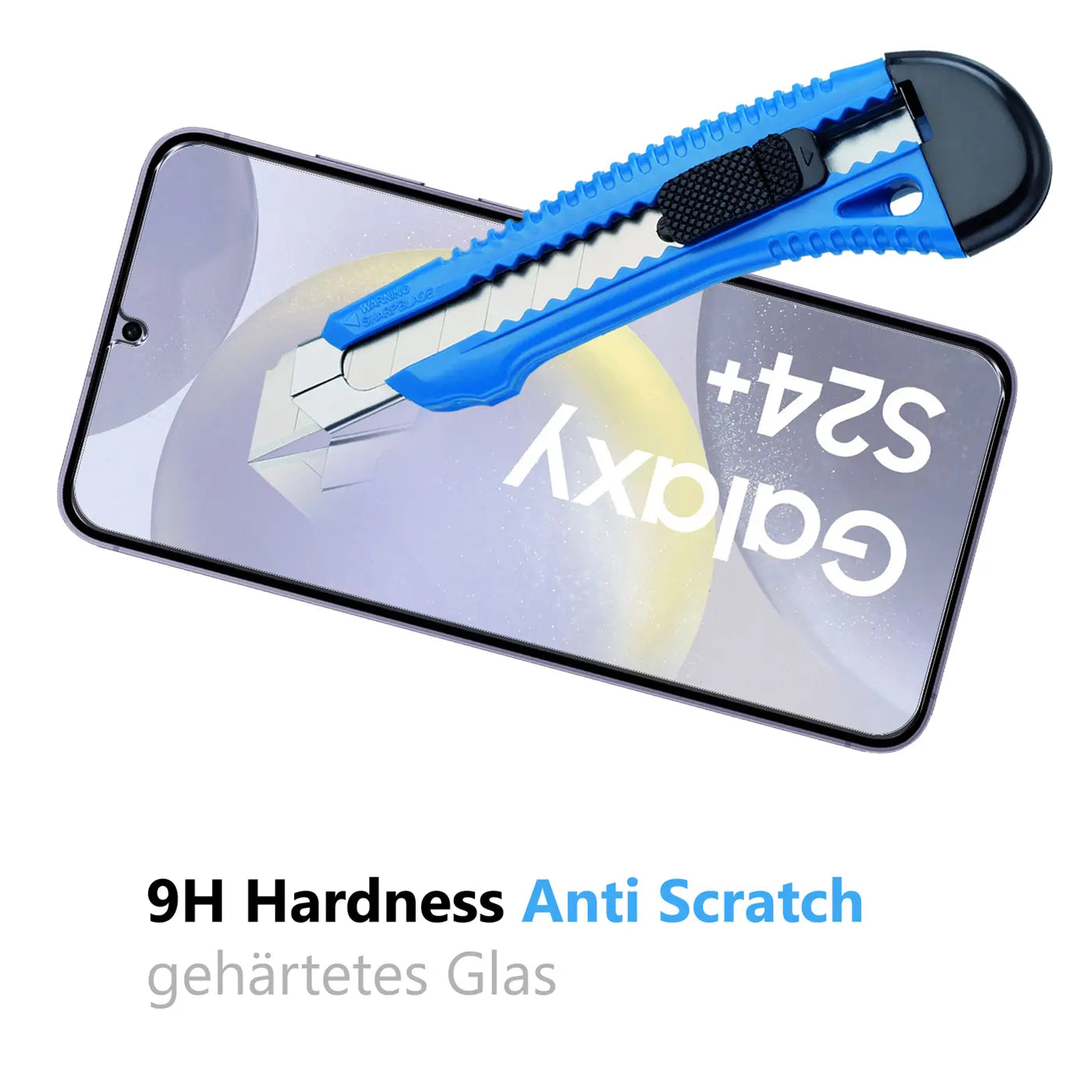 Blau-schwarzes Cuttermesser auf einem Samsung Galaxy S24 Plus mit Panzerglas-Displayschutz, schräg von oben.
