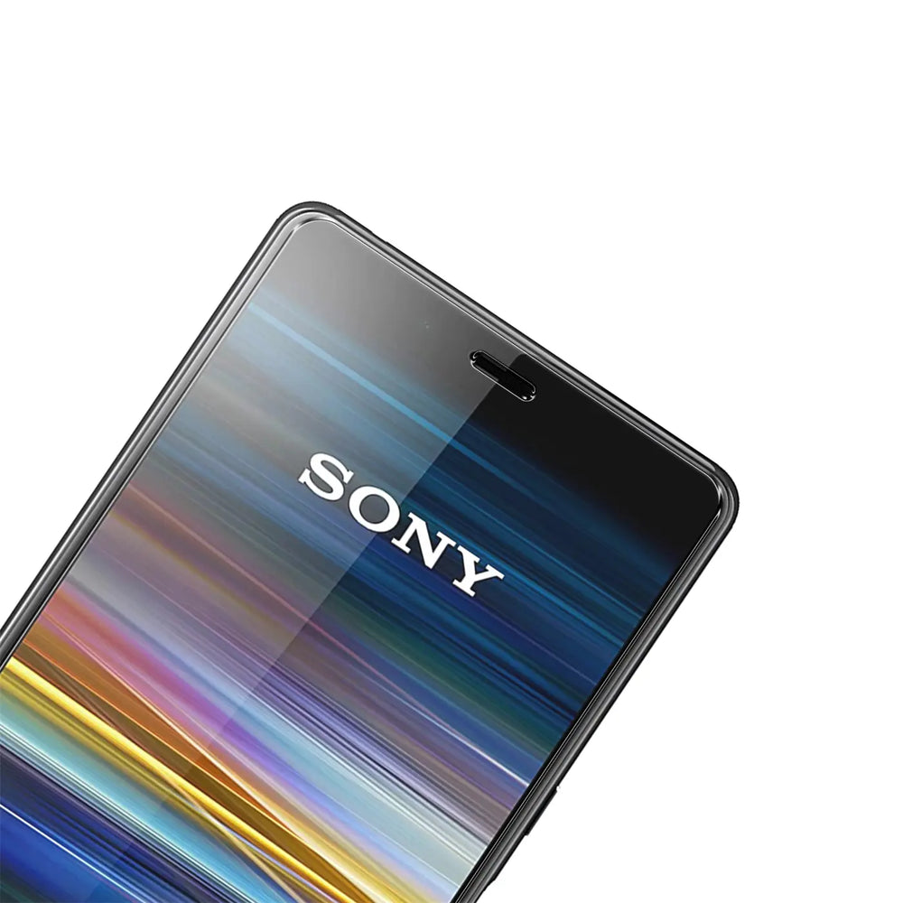 Schwarzes Sony Xperia L3 Smartphone mit glänzendem Panzerglas-Displayschutz, schräg von oben rechts fotografiert.