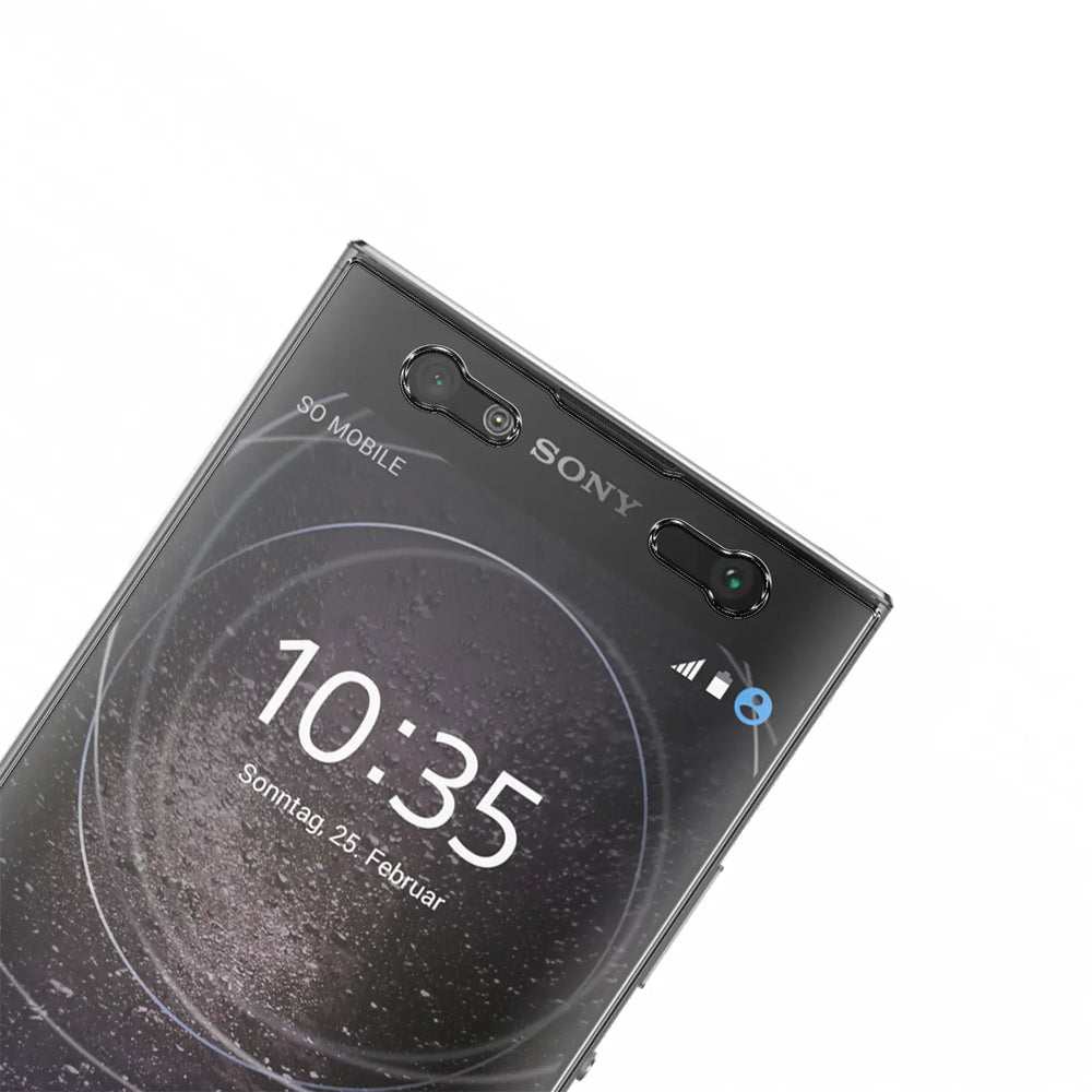 Nahaufnahme eines schwarzen Sony Xperia XA2 Ultra Smartphones mit Displayschutzfolie, schräg von oben.