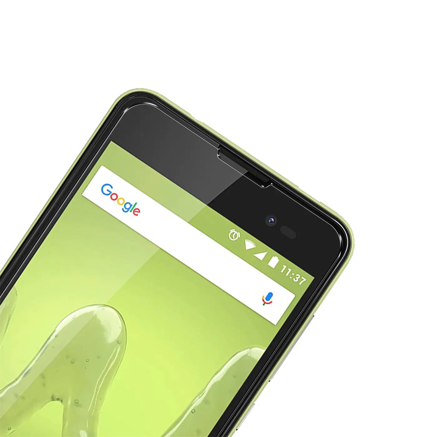 Nahaufnahme eines Wiko Sunny 2 Plus Smartphones mit Panzerglas-Displayschutz, schräg von oben, Display an.