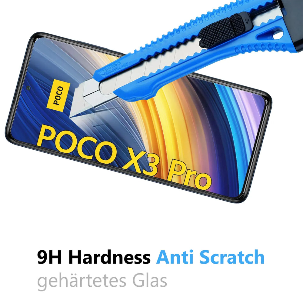 Blaues Cuttermesser auf dem Display eines schwarzen Xiaomi Poco X3 Pro, das ein Panzerglas zeigt.