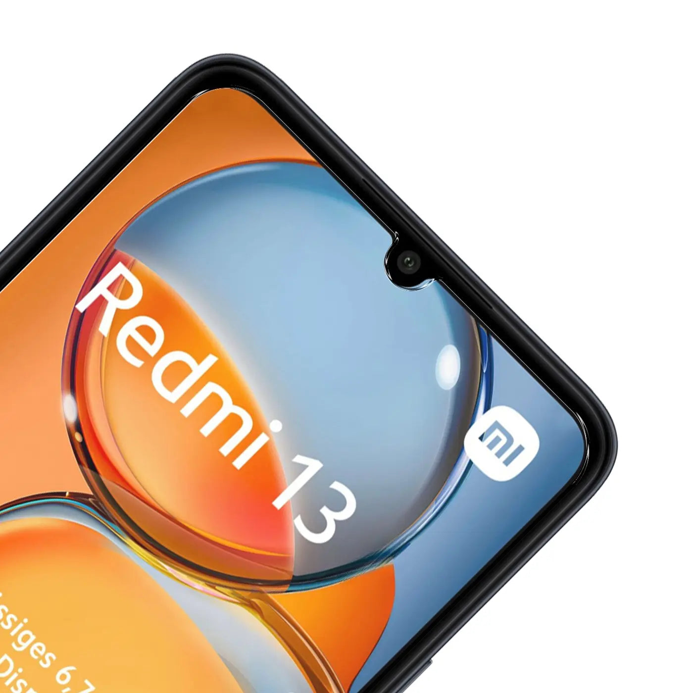 Nahaufnahme des Xiaomi Redmi 13 Displays mit "Redmi 13" Schriftzug und Xiaomi Logo, leicht schräg von oben.