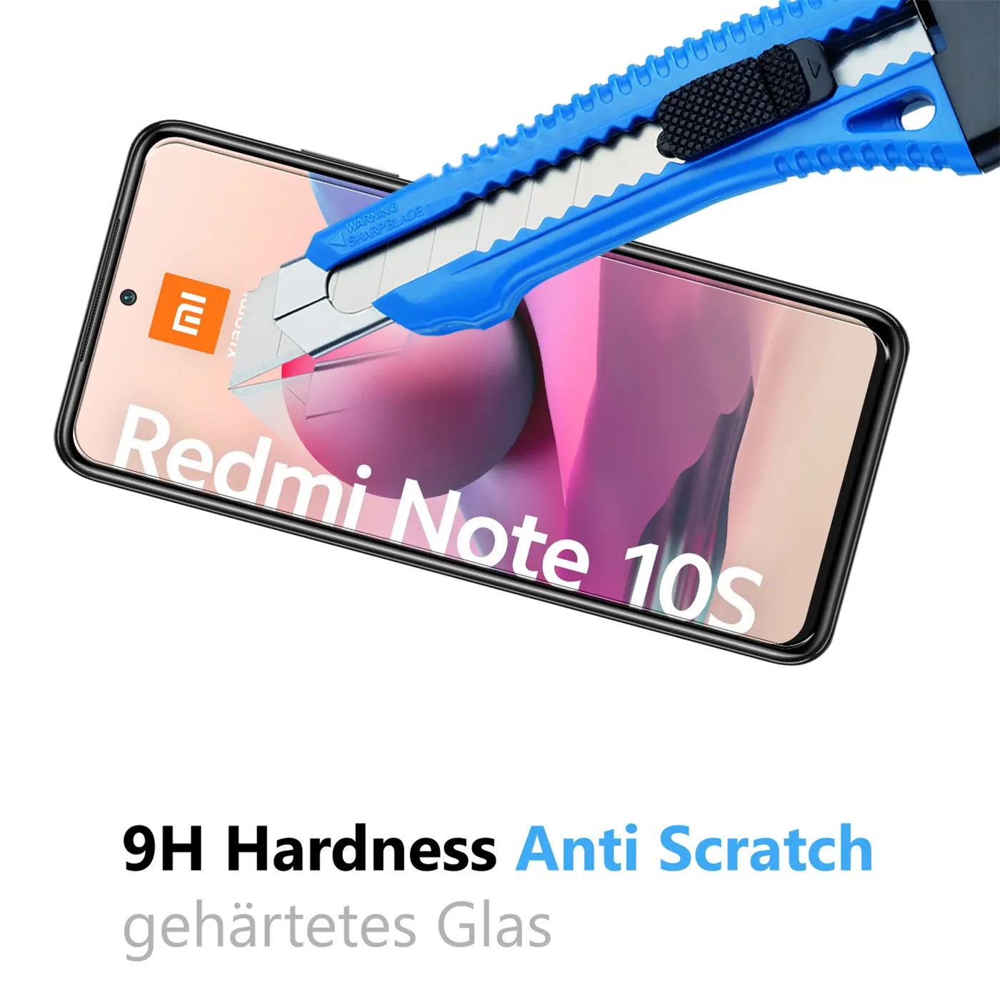 Blaues Cuttermesser auf dem Display eines schwarzen Xiaomi Redmi Note 10S, das ein Panzerglas zeigt.