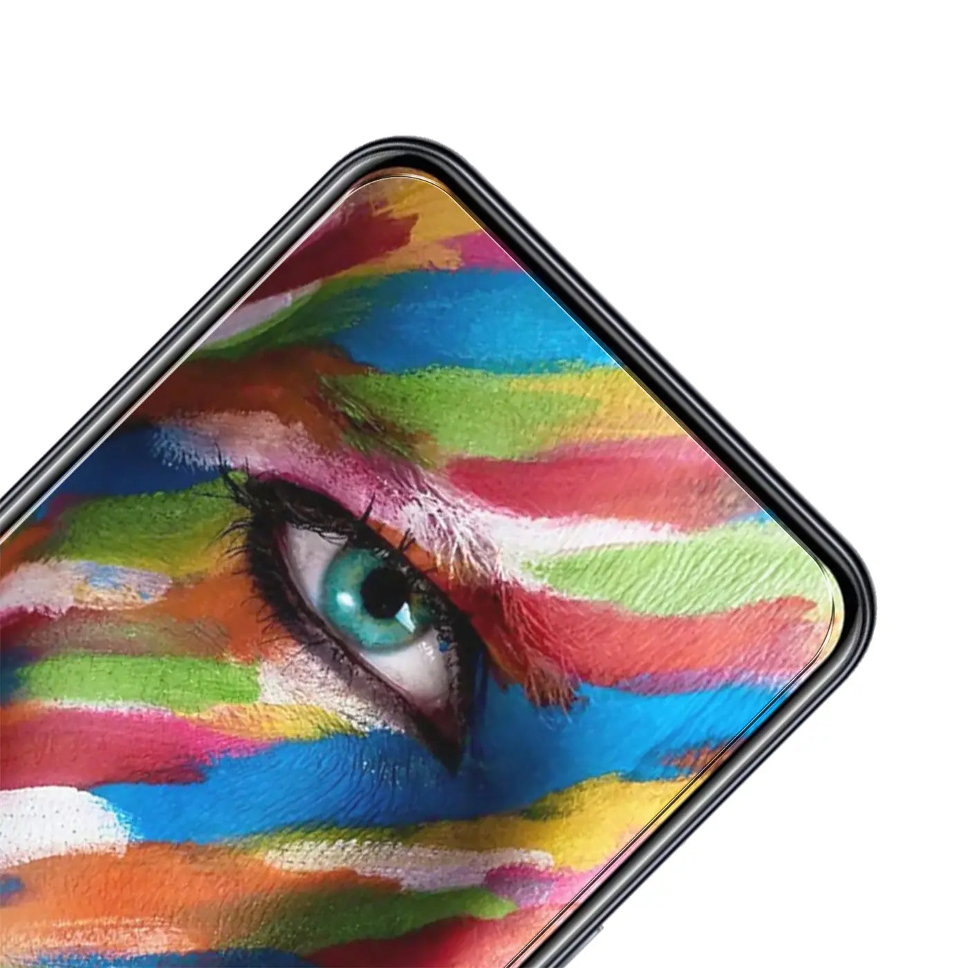 Nahaufnahme eines ZTE Axon 20 Smartphones mit Panzerglas. Das Display zeigt ein bunt bemaltes Gesicht mit blauem Auge.