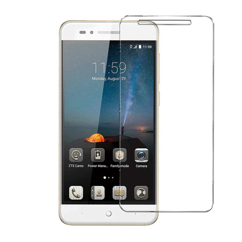 Transparentes Panzerglas für ZTE Blade A612, schräg von oben rechts auf weißem Smartphone liegend.