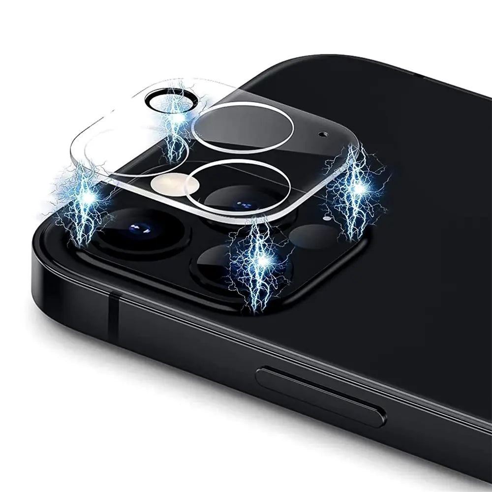 Klarer Glas-Kamera-Schutz auf schwarzem iPhone 11 Pro Max, Draufsicht.