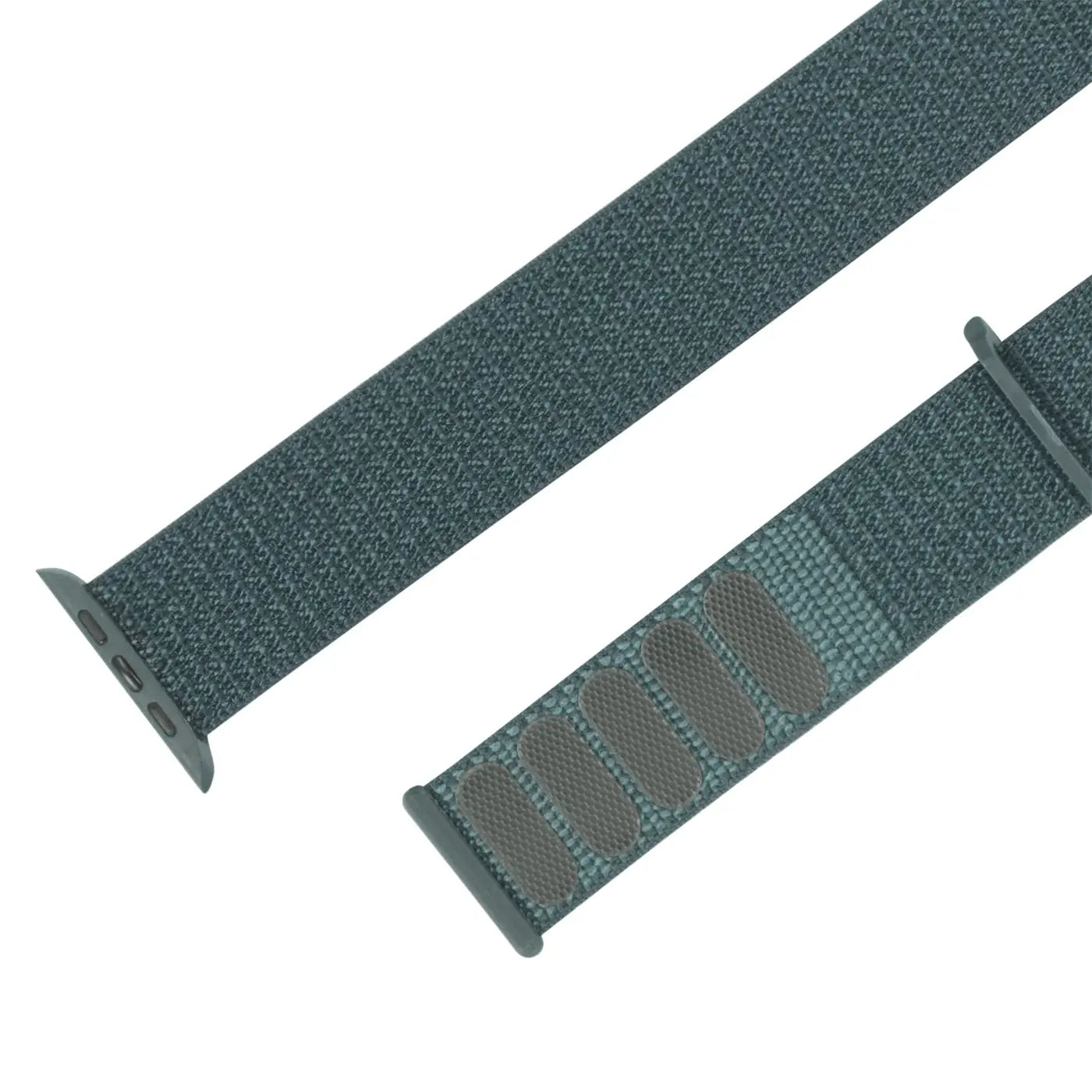 Dunkelgrünes Nylon-Fitnessarmband für Apple Watch, schräg von oben. Klettverschluss mit vier grauen Patches.