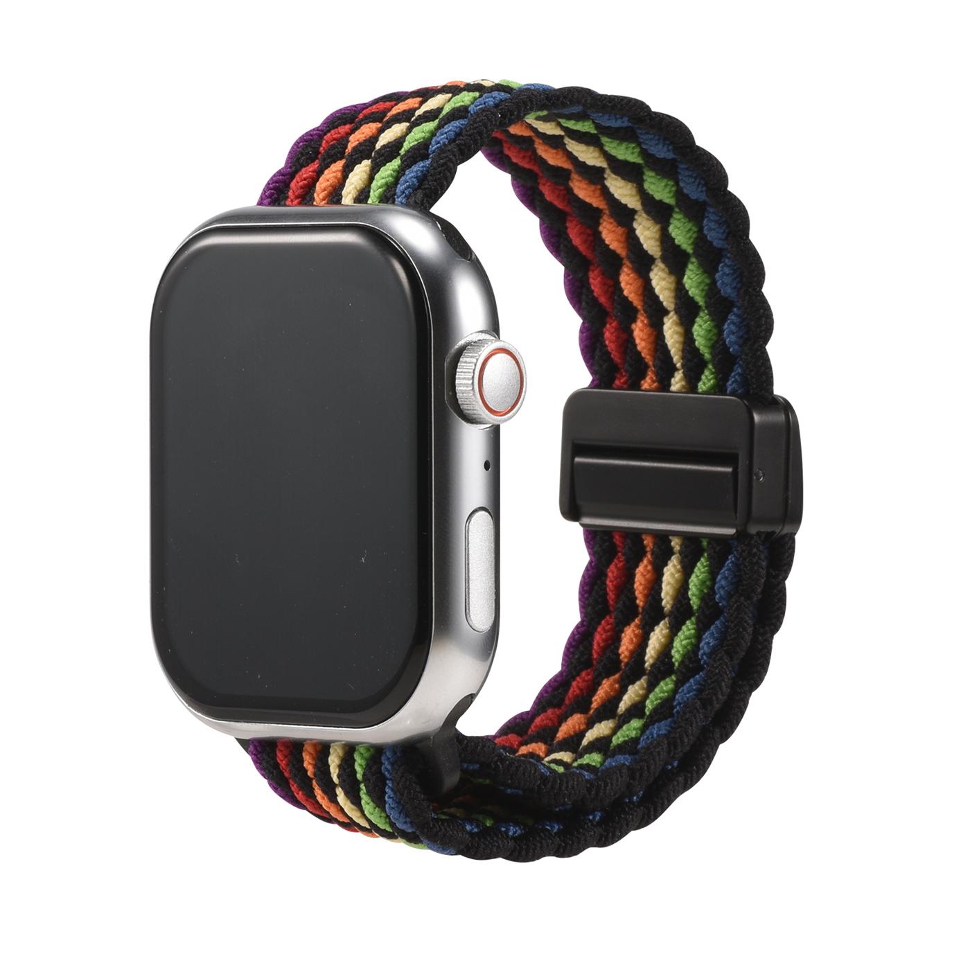 Regenbogenfarbenes Nylon-Loop-Armband an silberner Apple Watch, von vorne links.