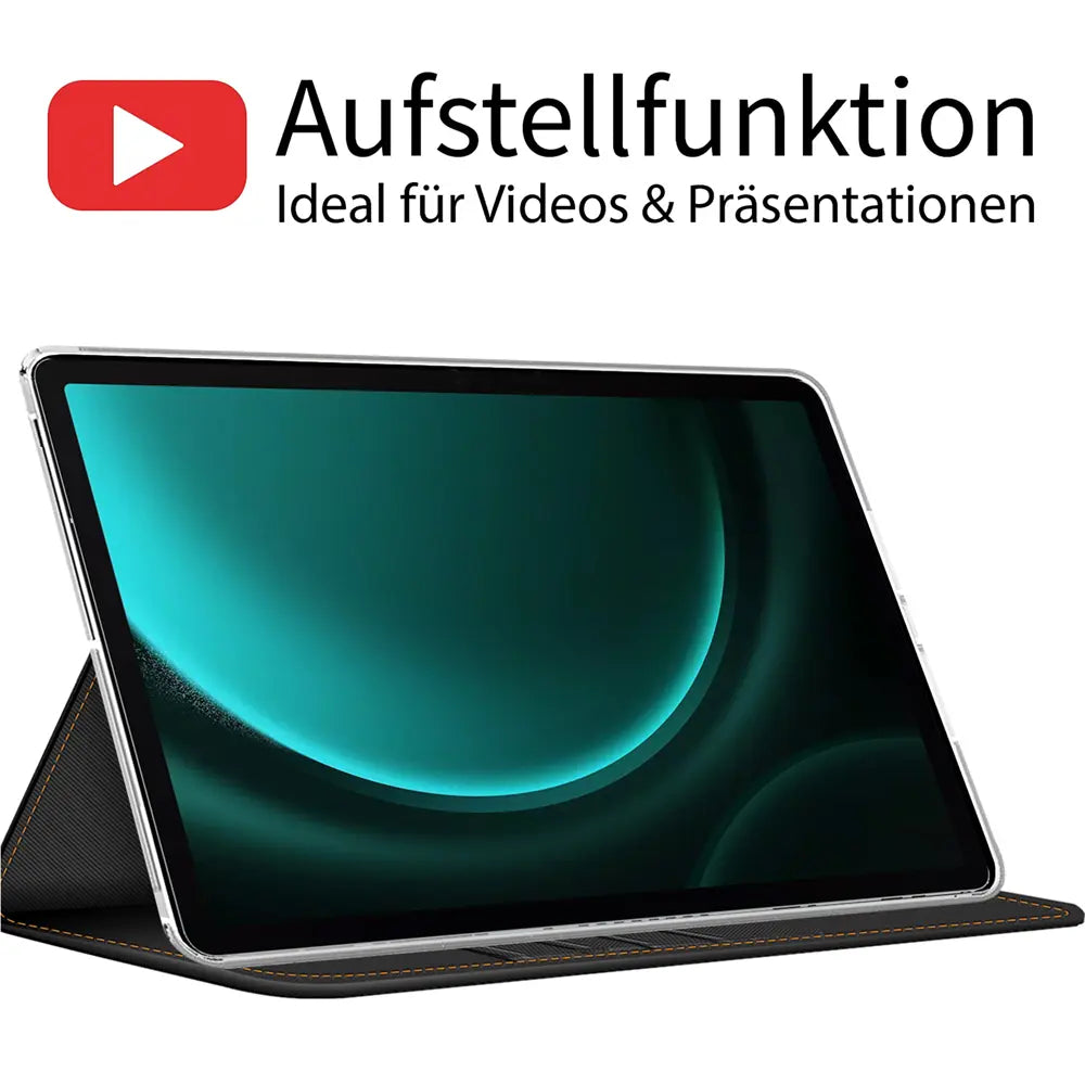 Schwarze Textil-Klapphülle mit aufgestelltem Samsung Galaxy Tab S9 FE Plus, Seitenansicht.