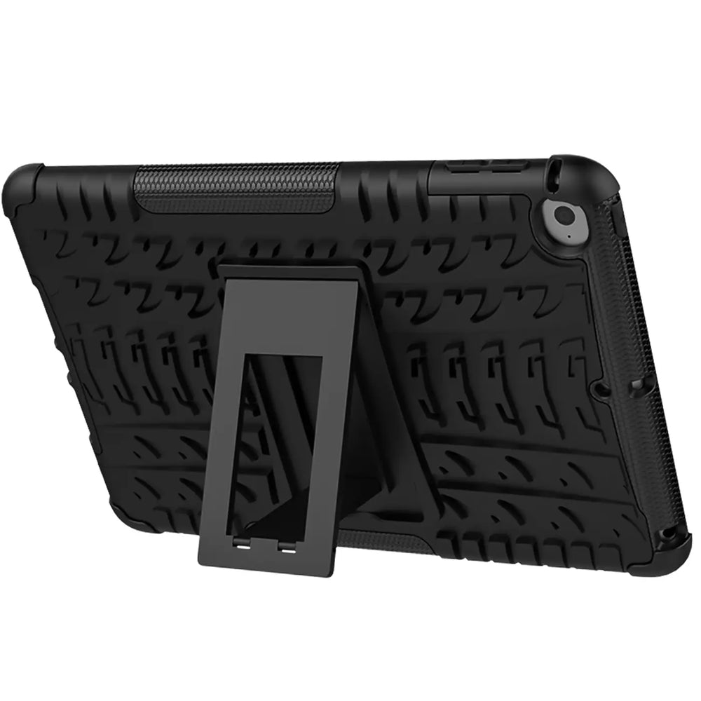 Schwarze Outdoor-Hülle mit Ständer für iPad mini (6. Gen.), aus Gummi, von hinten gesehen.
