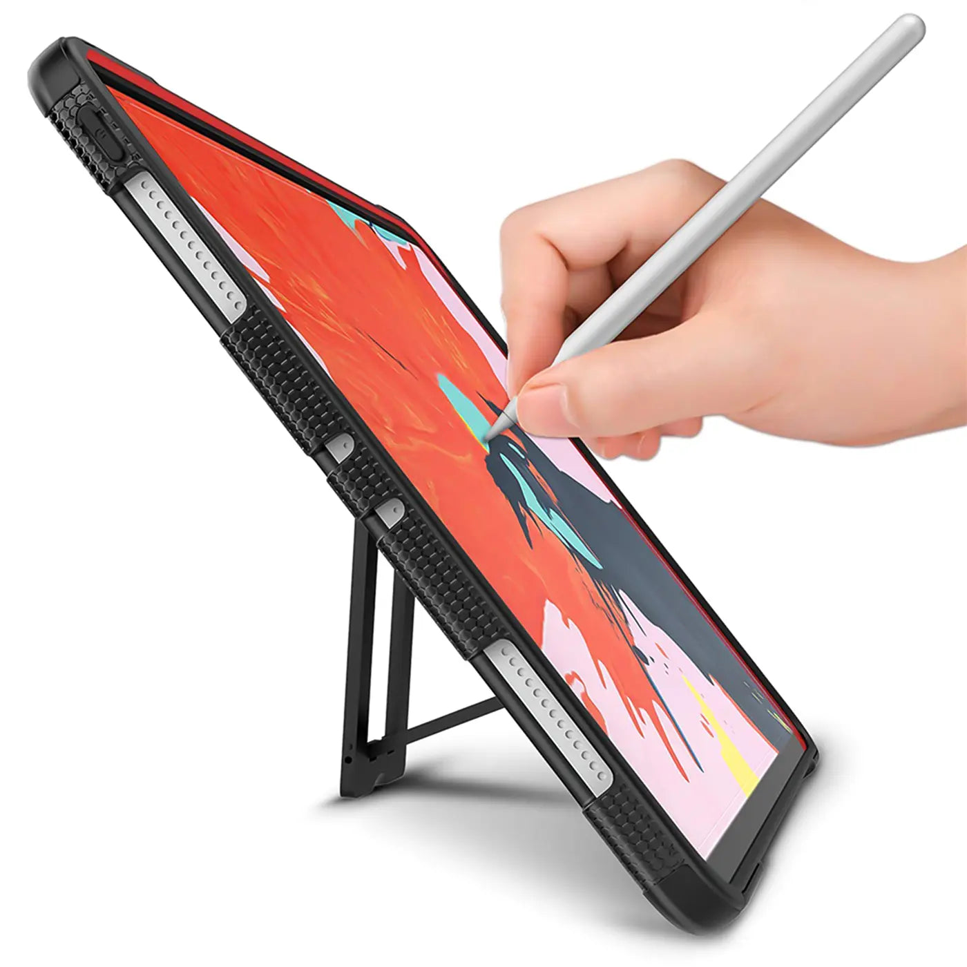 Schwarze Outdoor-Hülle aus Kunststoff/Silikon mit Ständer für 11" iPad Pro (2. Gen.), seitlich, Hand mit Stift.